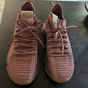 Steve Madden Textured Mauve Sneakers